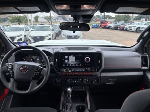 Used 2026 Nissan Frontier PRO-4X AWD/4WD image 33