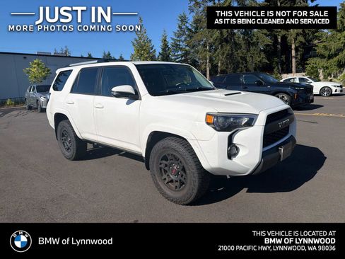 Used 2016 Toyota 4Runner Trail Premium AWD/4WD image 1
