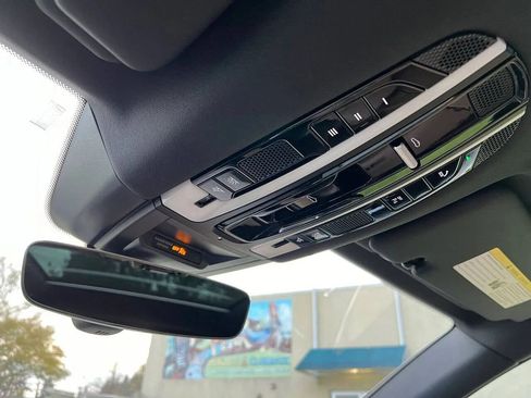 Used 2019 Porsche Cayenne image 36