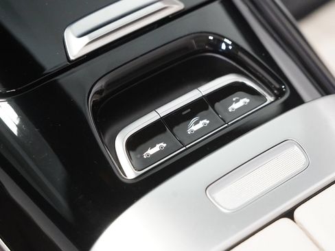 Certified 2026 Mercedes-Benz CLE 300 4MATIC Cabriolet image 29