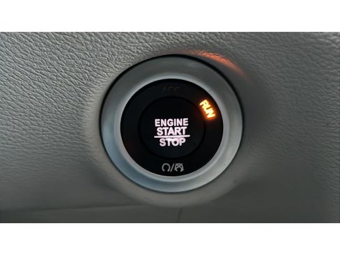 Used 2018 Chrysler Pacifica Touring-L Plus w/ Tire & Wheel Group image 21