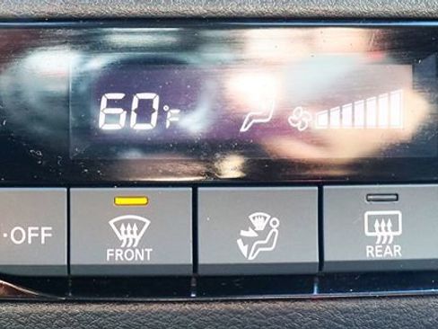 Used 2023 Nissan Kicks SR image 44