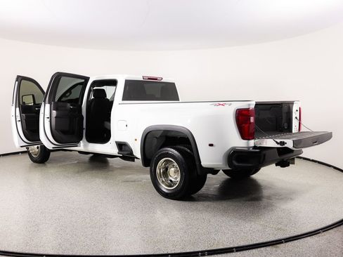 Used 2023 Chevrolet Silverado 3500 W/T w/ Gooseneck/5TH Wheel Package image 15