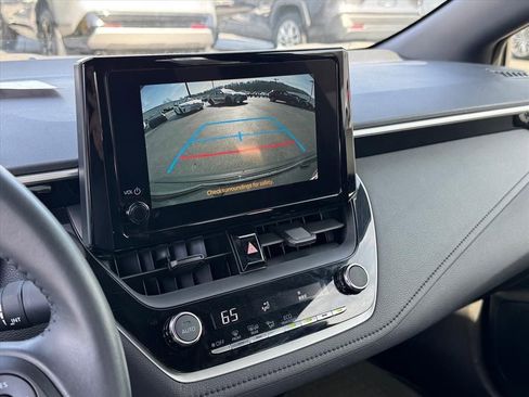 Used 2024 Toyota Corolla SE w/ SE Package image 22