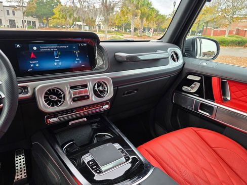 Used 2025 Mercedes-Benz G 63 AMG 4MATIC image 30