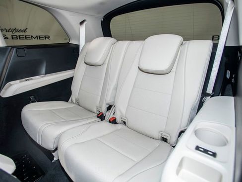 Used 2024 Mercedes-Benz GLS 450 4MATIC image 19