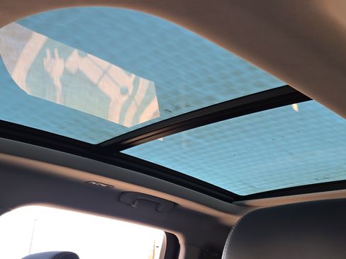 Used 2024 Lincoln Nautilus Reserve w/ Equipment Group 202A image 14