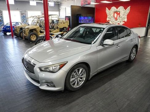 Used 2015 INFINITI Q50 Premium w/ Navigation Package RWD image 2
