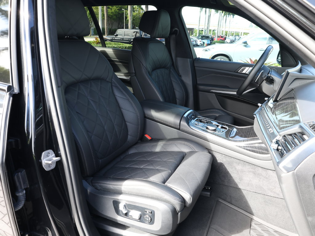 Used 2024 BMW X7 xDrive40i w/ M Sport Package AWD/4WD image 29