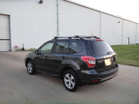 Used 2015 Subaru Forester 2.5i Premium AWD/4WD image 8