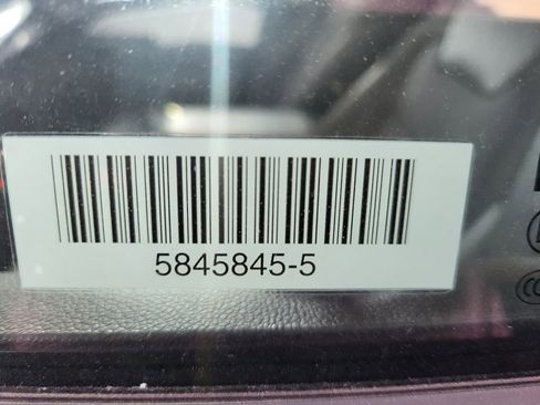 Used 2025 Chevrolet Trax LT w/ LT Convenience Package image 9