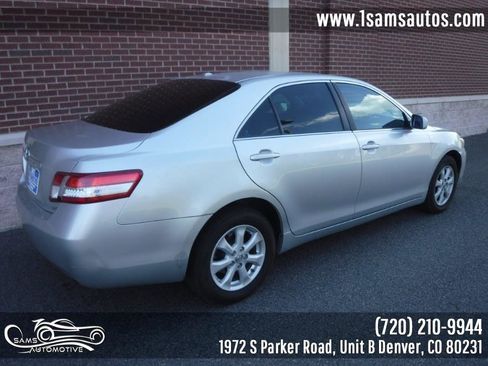 Used 2010 Toyota Camry LE image 3