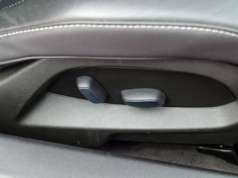 Used 2022 Chevrolet Corvette Stingray Convertible w/ 1LT image 41