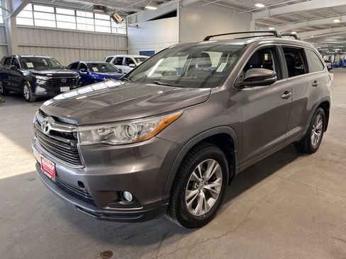 Used 2015 Toyota Highlander XLE image 7