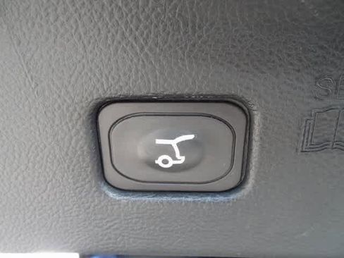 Used 2020 Ford Edge Titanium image 10