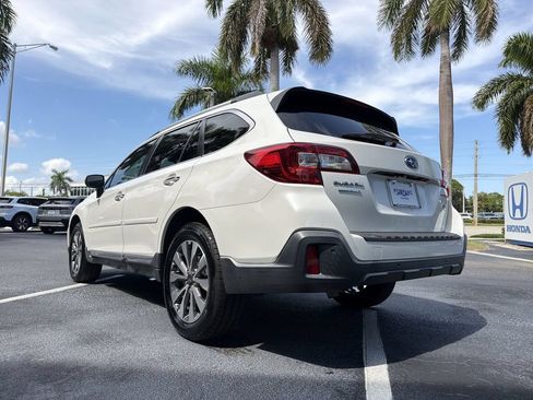 Used 2019 Subaru Outback 2.5i Touring AWD/4WD image 18