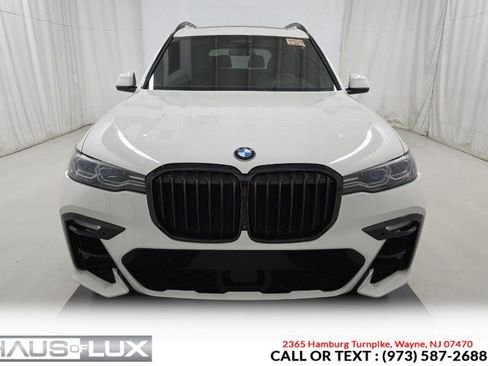 Used 2020 BMW X7 M50i w/ Dynamic Handling Package AWD/4WD image 2