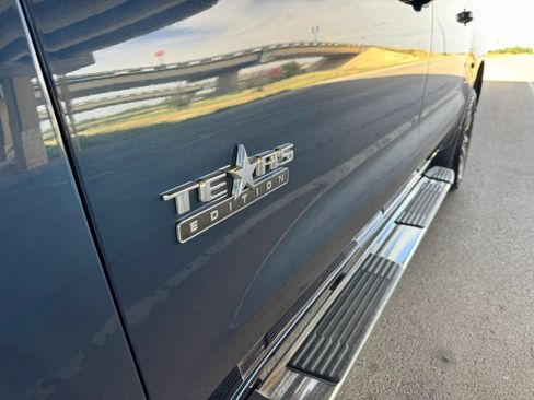 Used 2021 Chevrolet Silverado 1500 LT w/ Z71 Off-Road Package AWD/4WD image 11