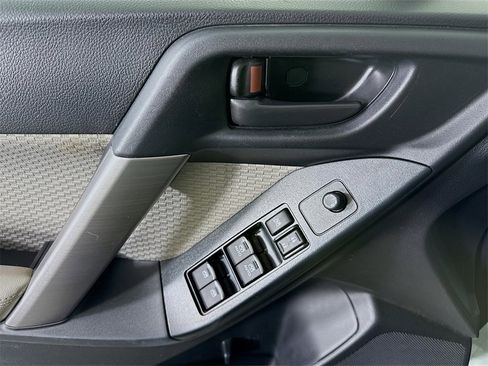 Used 2018 Subaru Forester 2.5i w/ Alloy Wheel Package image 21