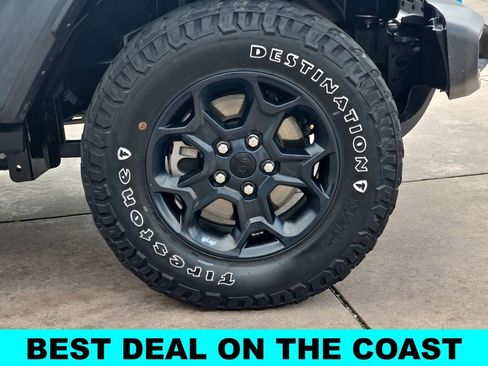 Used 2023 Jeep Wrangler Unlimited w/ Cold Weather Group image 38