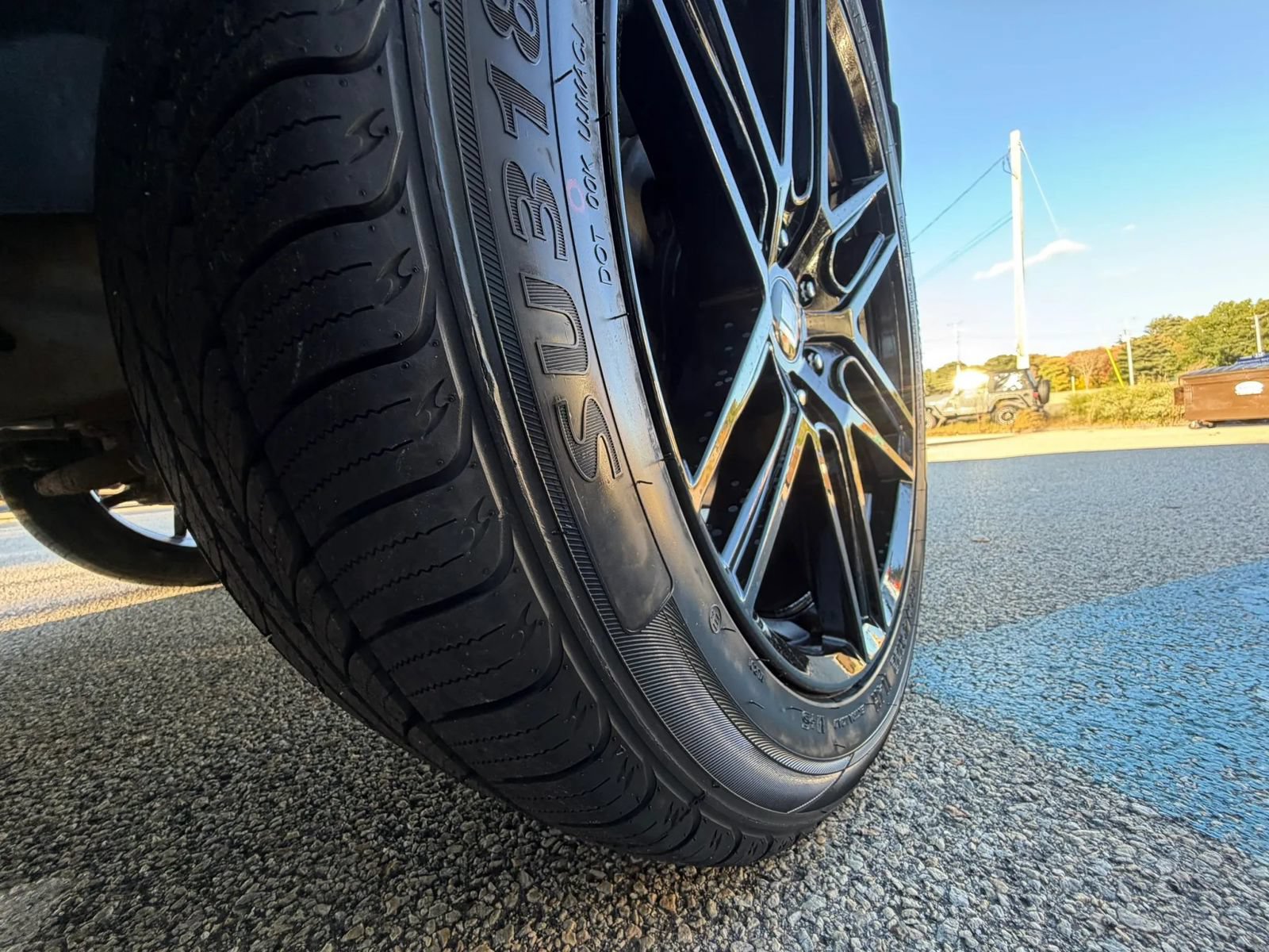 Used 2011 Cadillac Escalade EXT Luxury AWD/4WD image 29