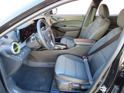 New 2026 Chevrolet Trax LT w/ Driver Confidence Package image 19