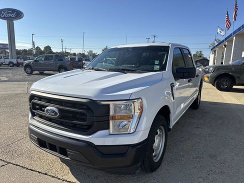 Used 2022 Ford F150 XL w/ Trailer Tow Package image 3