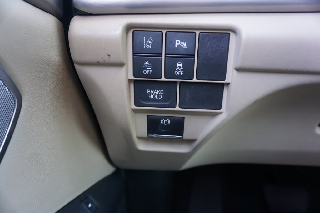 Used 2021 Acura RDX w/ Technology Package FWD image 4