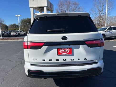 Used 2025 Toyota Sequoia Platinum image 6