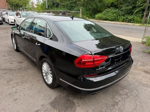 Used 2016 Volkswagen Passat 1.8T SE FWD image 9
