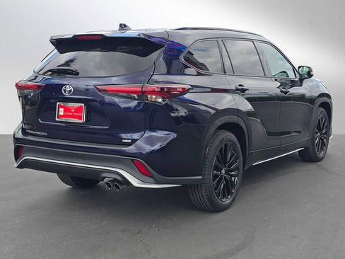 Certified 2024 Toyota Highlander XSE FWD image 3
