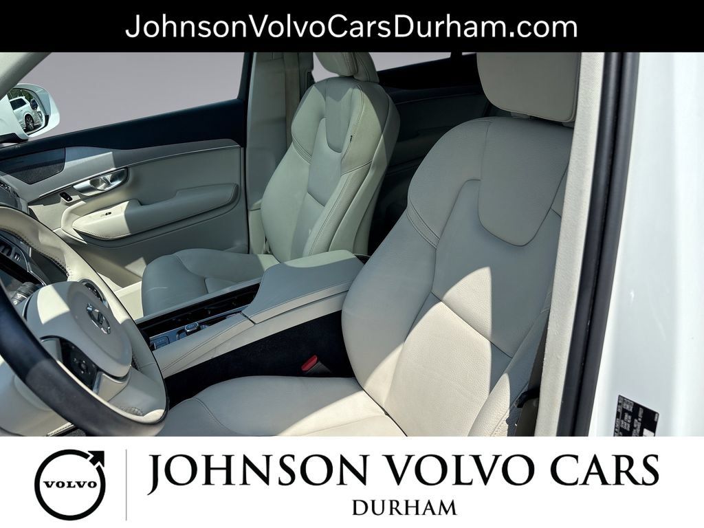 Used 2023 Volvo XC90 B5 Core w/ Climate Package AWD/4WD image 13