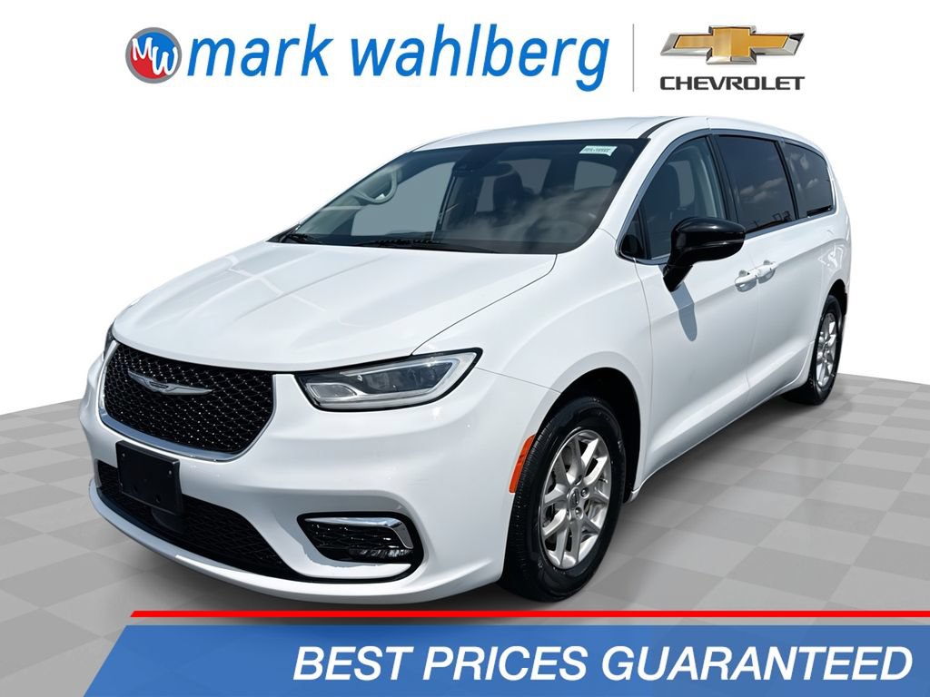 Used 2024 Chrysler Pacifica Touring-L FWD image 1
