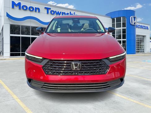 Used 2025 Honda Accord SE image 2