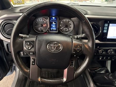 Used 2019 Toyota Tacoma TRD Off-Road AWD/4WD image 12
