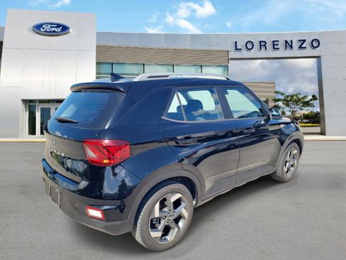 Used 2021 Hyundai Venue SEL w/ Cargo Package FWD image 5