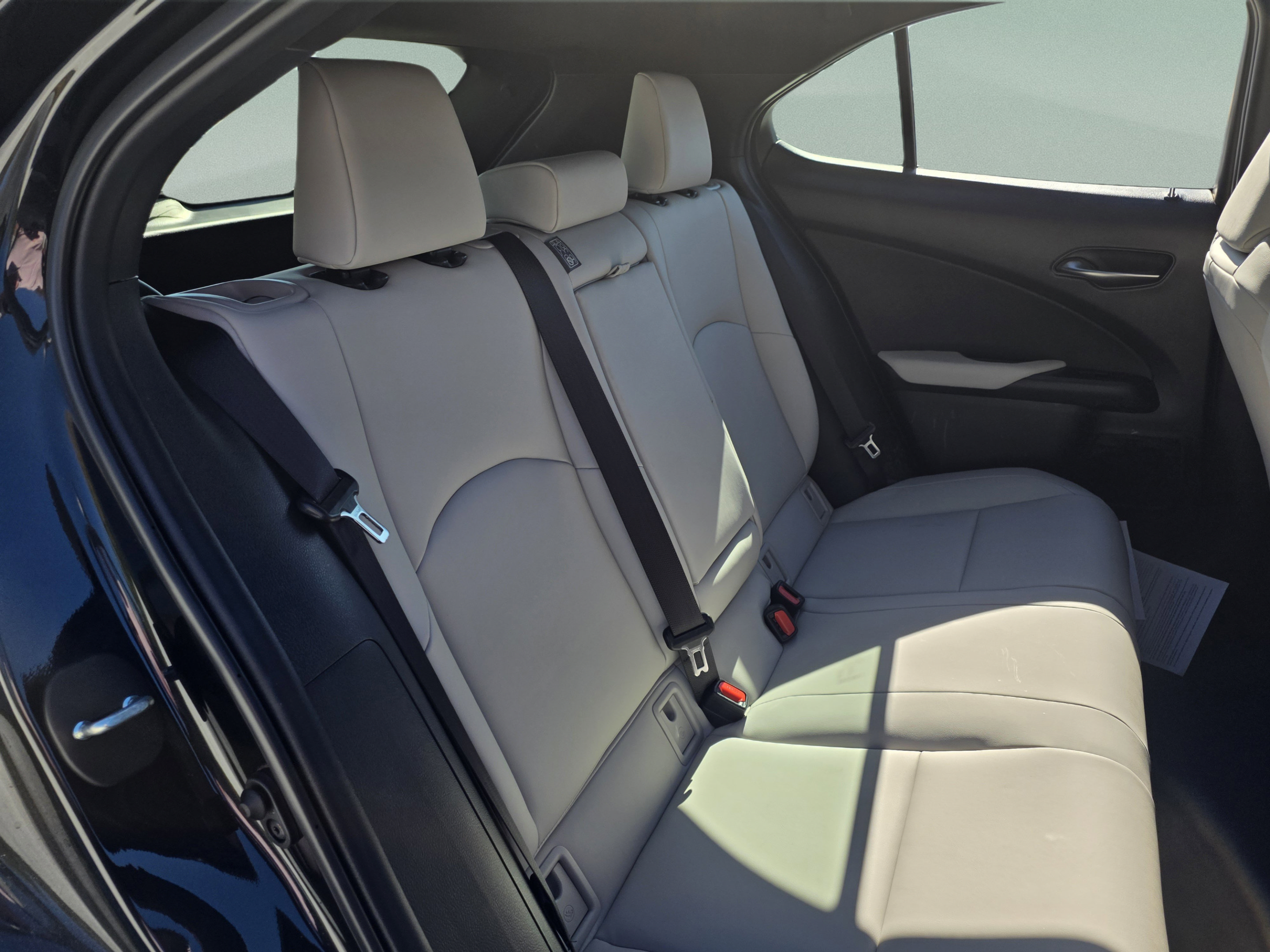Used 2024 Lexus UX 250h FWD image 23