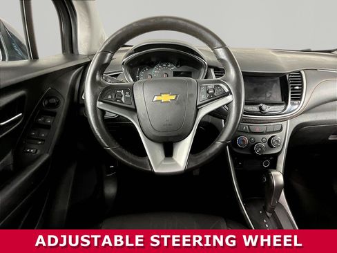 Used 2021 Chevrolet Trax LT w/ Driver Confidence Package FWD image 8