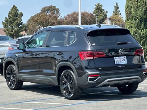 Used 2022 Volkswagen Taos SE FWD image 6