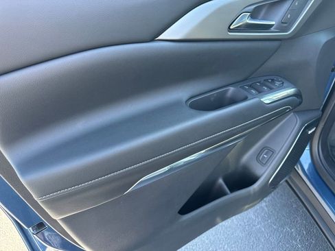 Used 2025 Chevrolet Traverse LT w/ Enhanced Driving Package image 12