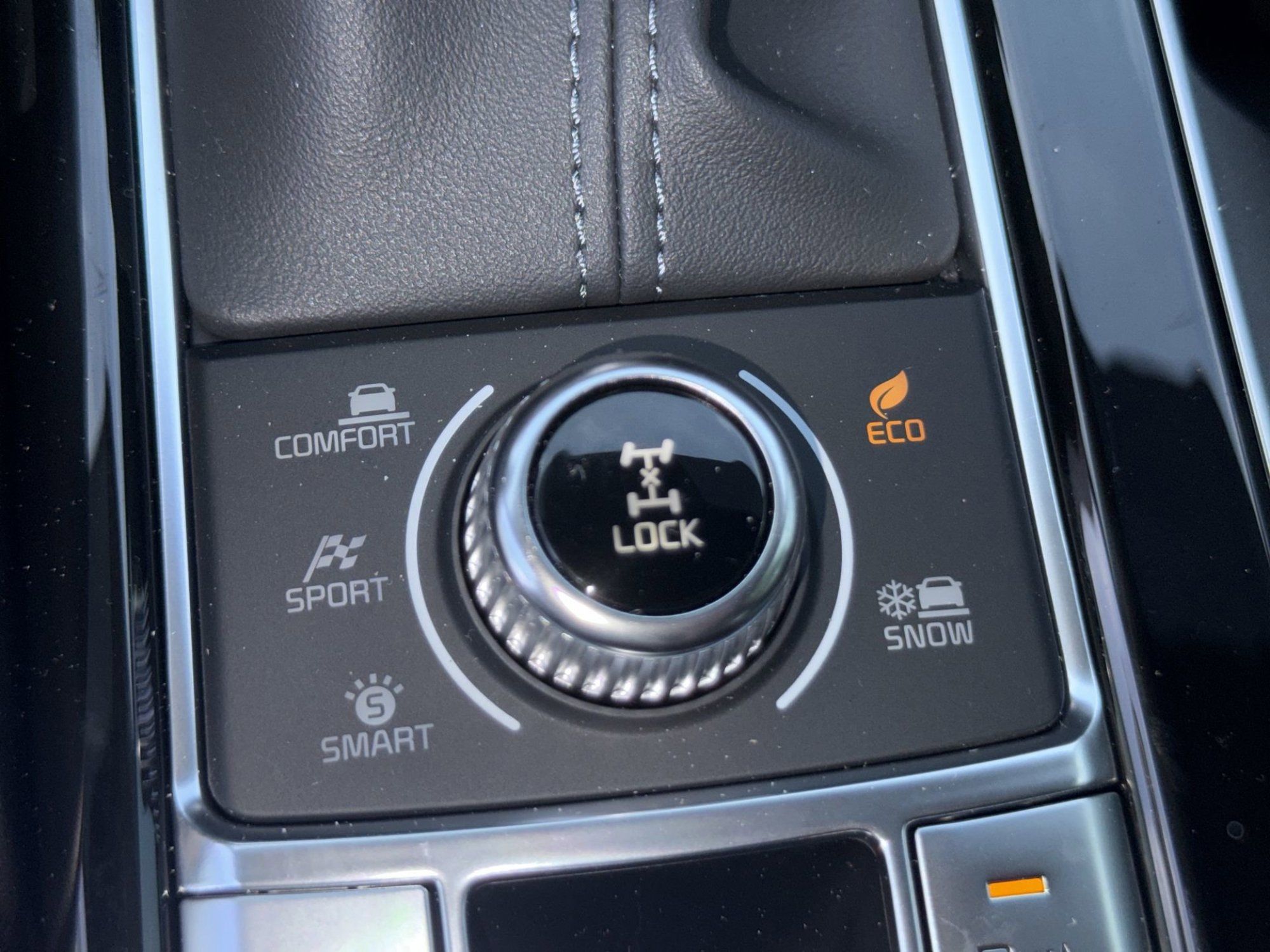 New 2025 Kia Telluride SX w/ SX Captain's Chair Package AWD/4WD image 10