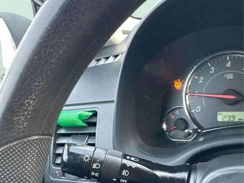 Used 2012 Toyota Corolla S image 27