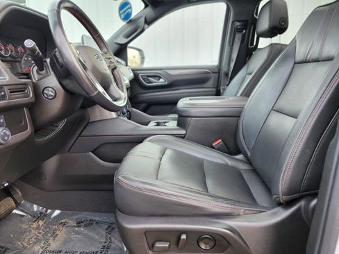 Used 2021 Chevrolet Tahoe RST w/ Luxury Package AWD/4WD image 18