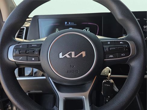 Used 2024 Kia Sportage LX FWD image 16