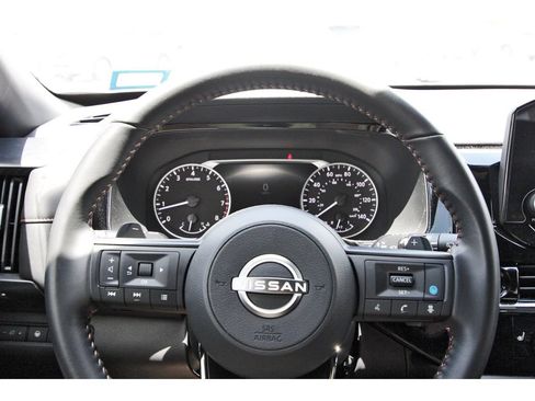Used 2025 Nissan Pathfinder Rock Creek AWD/4WD image 11