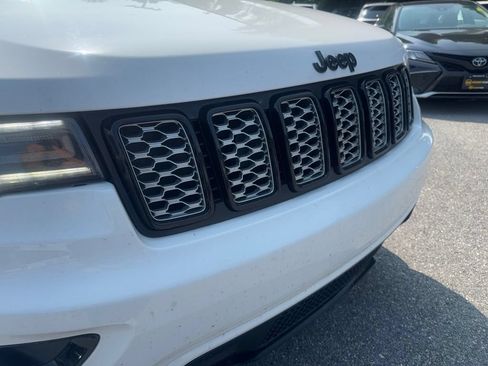 Used 2021 Jeep Grand Cherokee Laredo X AWD/4WD image 8