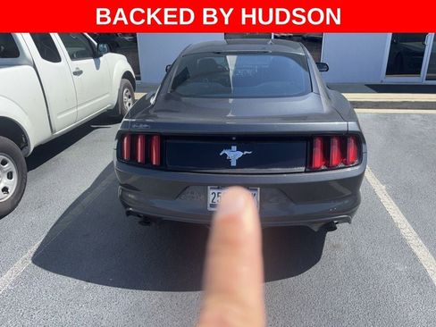 Used 2015 Ford Mustang V6 image 3