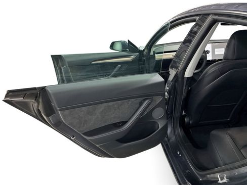 Certified 2022 Tesla Model 3 Long Range AWD/4WD image 19