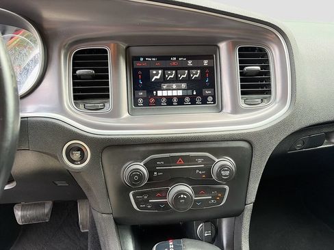 Used 2020 Dodge Charger SXT w/ Leather Interior Group RWD image 15