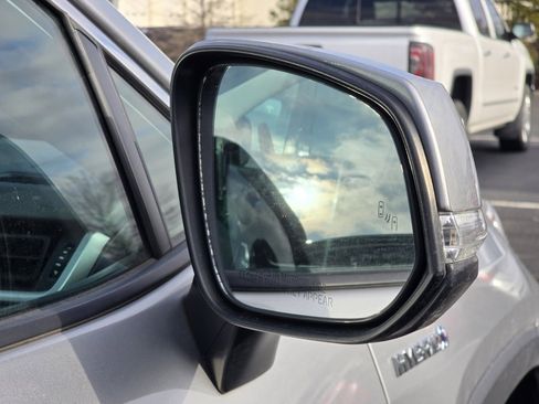 Used 2021 Toyota RAV4 XLE image 19